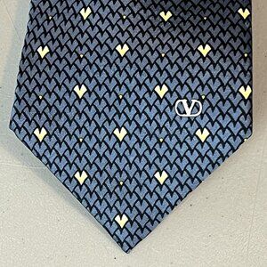 Valentino Cravatte Silk Necktie Blue Hearts Print Italy 4" x 55"
